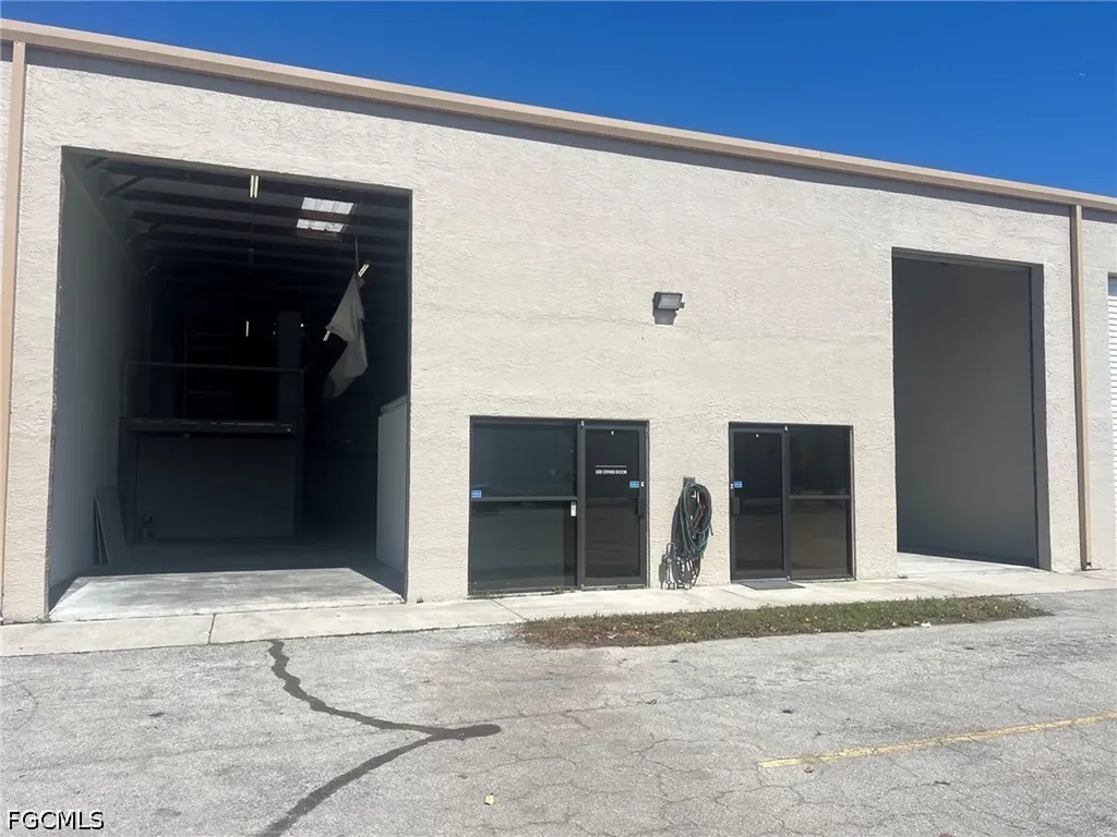 908 NE 24th Lane Cape Coral FL 33909