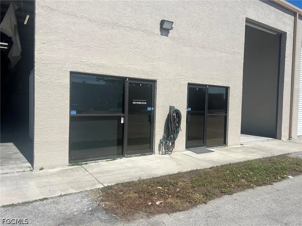 908 NE 24th Lane Cape Coral FL 33909