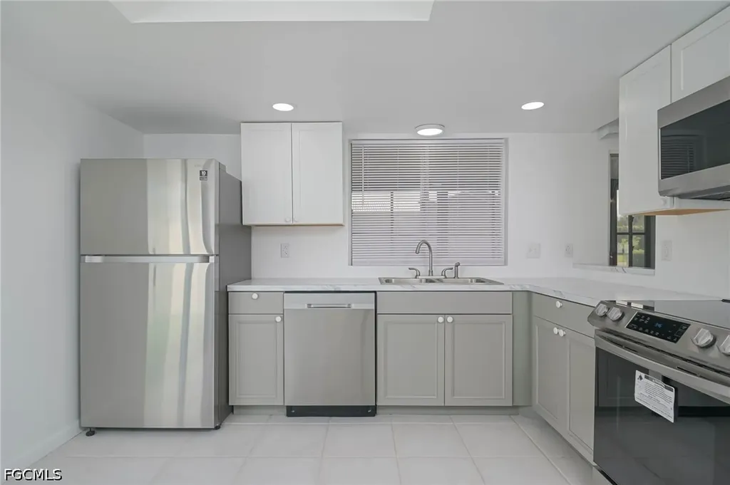 9833 Maplecrest Circle Lehigh Acres FL 33936
