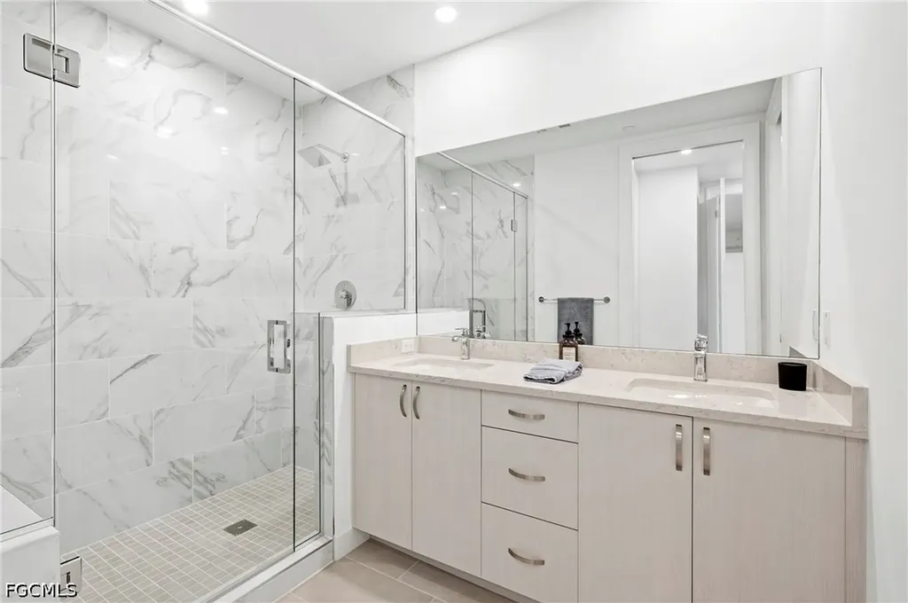1125 Central Avenue Naples FL 34102