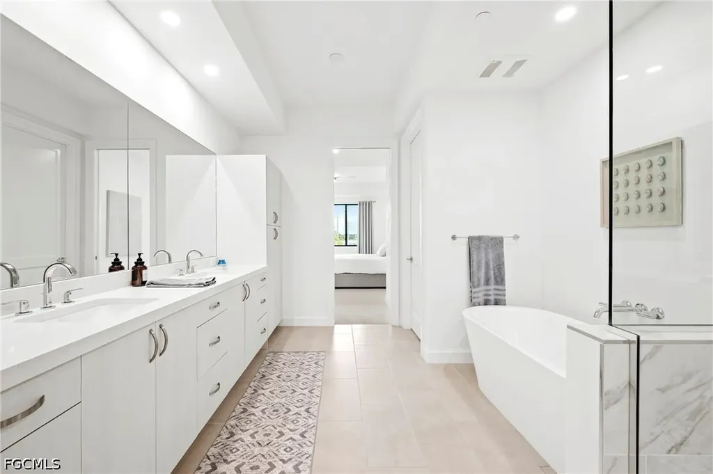 1125 Central Avenue Naples FL 34102