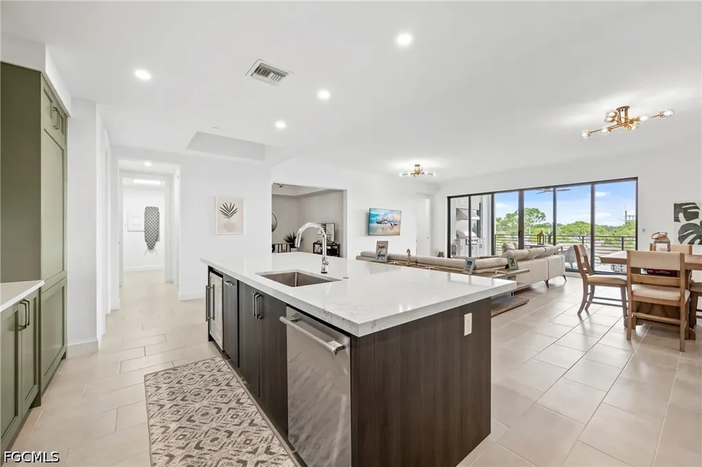 1125 Central Avenue Naples FL 34102