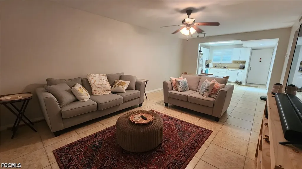 2121 Collier Avenue Fort Myers FL 33901