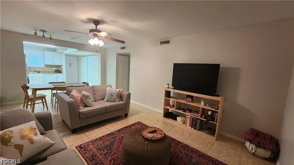 2121 Collier Avenue Fort Myers FL 33901