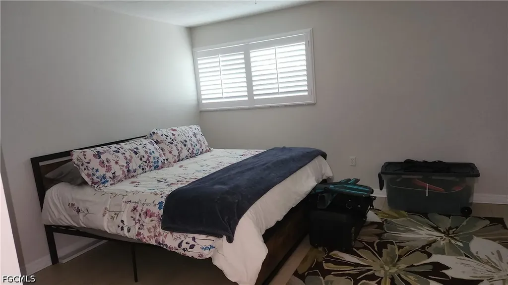 2121 Collier Avenue Fort Myers FL 33901