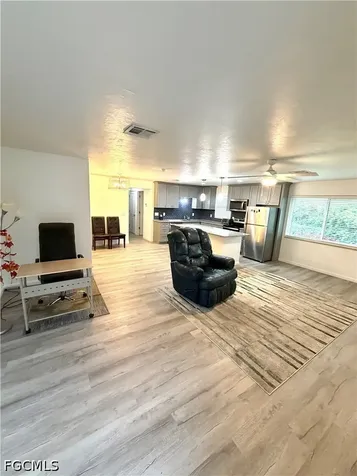 3032 SE Santa Barbara Place Cape Coral FL 33904
