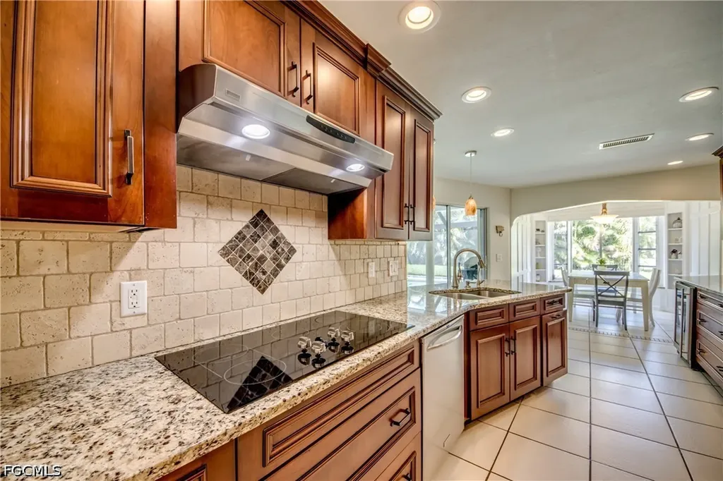 4424 SE 11th Place Cape Coral FL 33904
