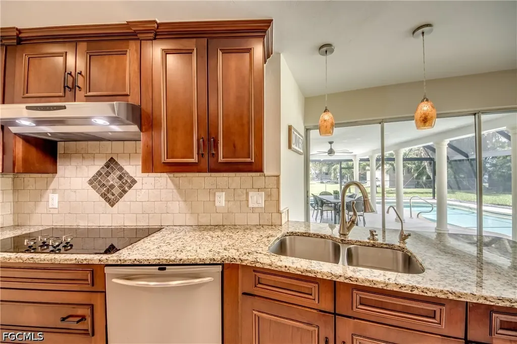 4424 SE 11th Place Cape Coral FL 33904