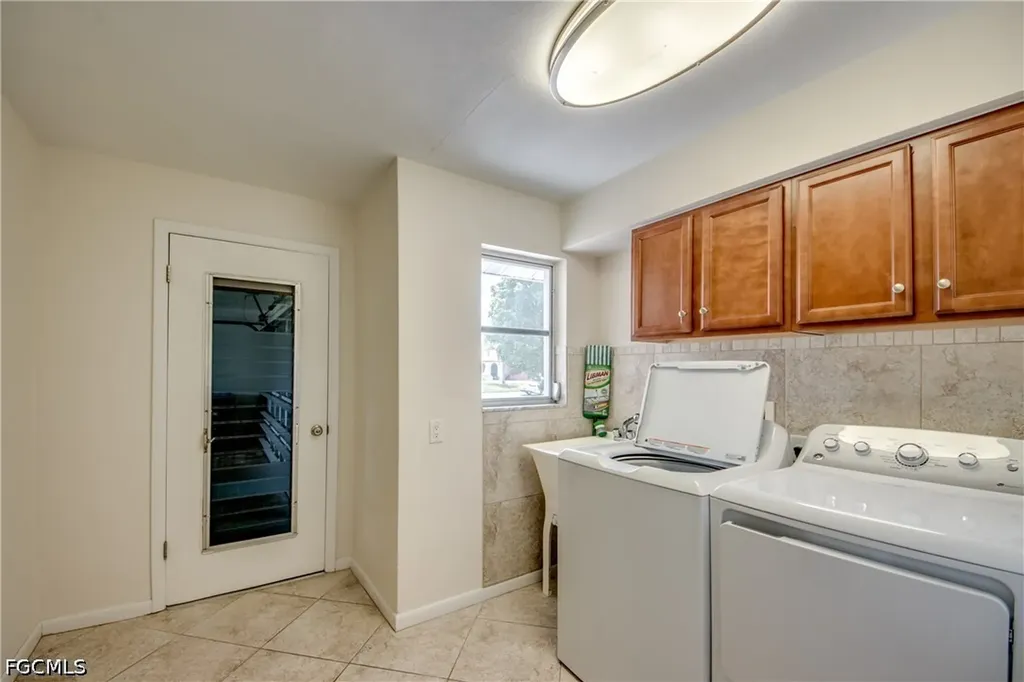4424 SE 11th Place Cape Coral FL 33904