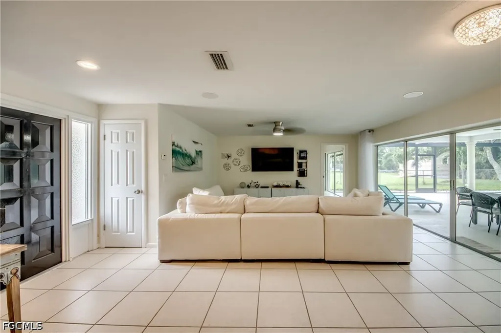 4424 SE 11th Place Cape Coral FL 33904