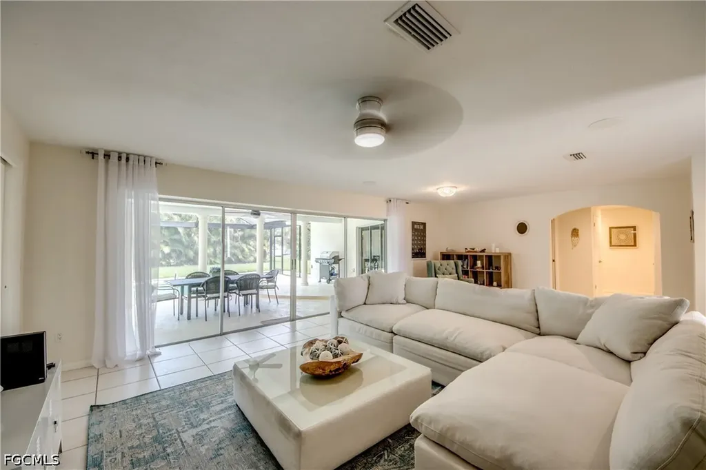 4424 SE 11th Place Cape Coral FL 33904