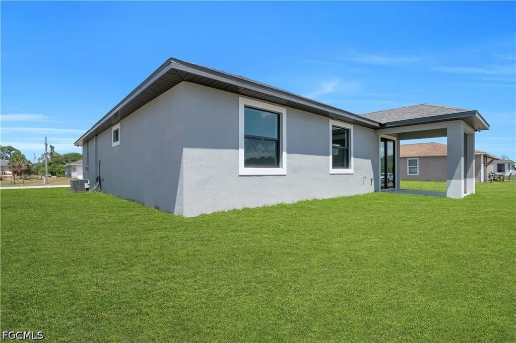 8045 Buttercup Circle Labelle FL 33935