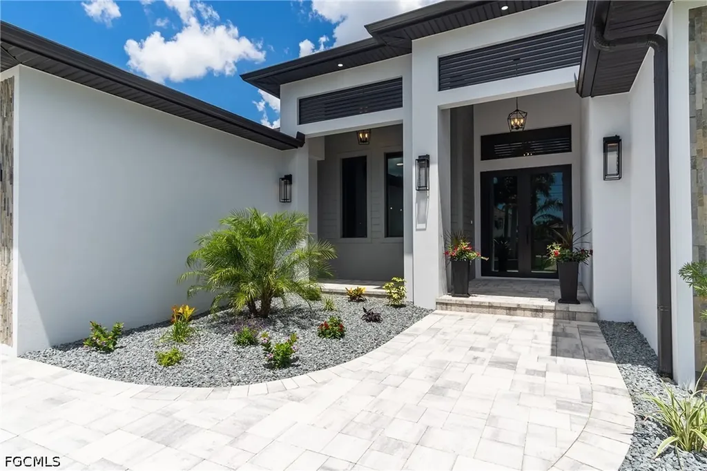 2513 SW 25th Avenue Cape Coral FL 33914