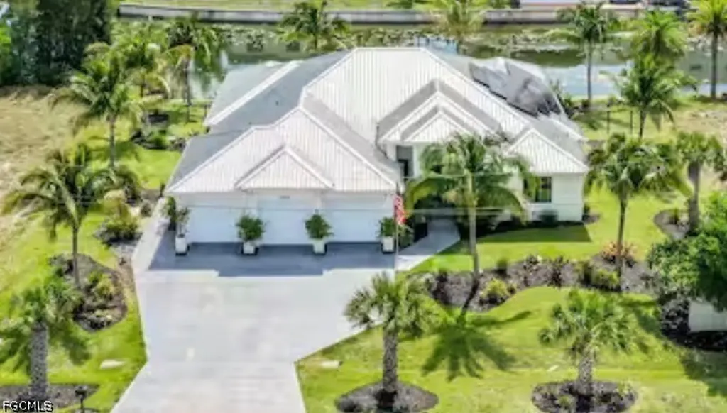 2405 SW 11th Avenue Cape Coral FL 33991