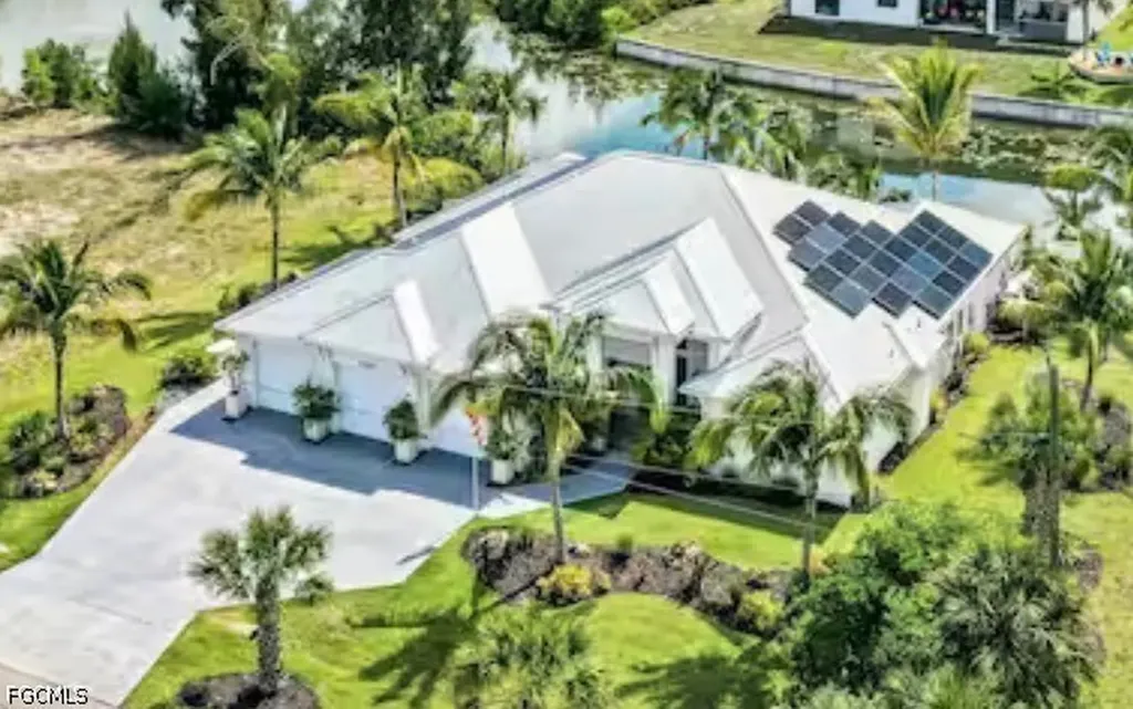 2405 SW 11th Avenue Cape Coral FL 33991