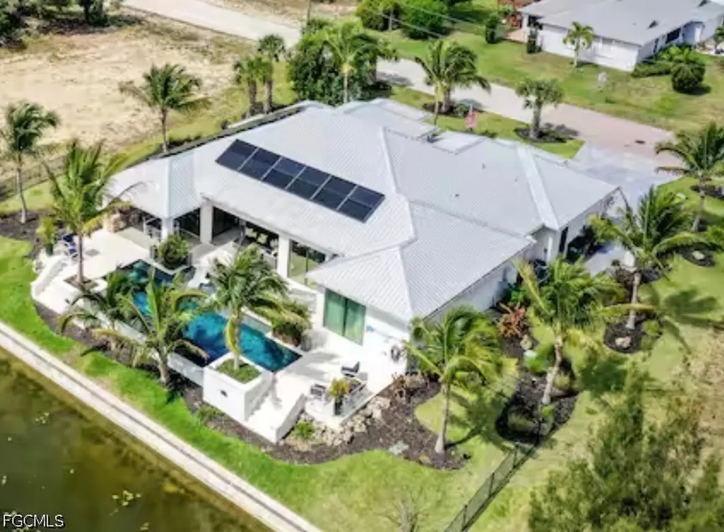2405 SW 11th Avenue Cape Coral FL 33991