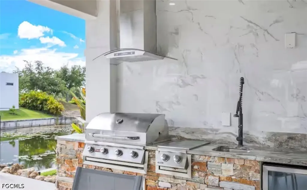 2405 SW 11th Avenue Cape Coral FL 33991