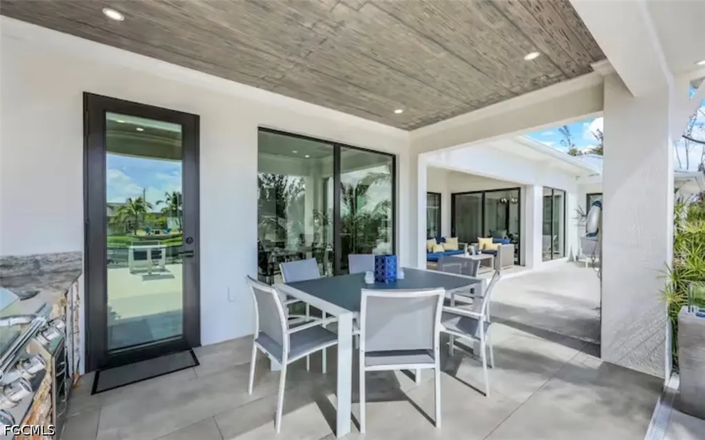 2405 SW 11th Avenue Cape Coral FL 33991