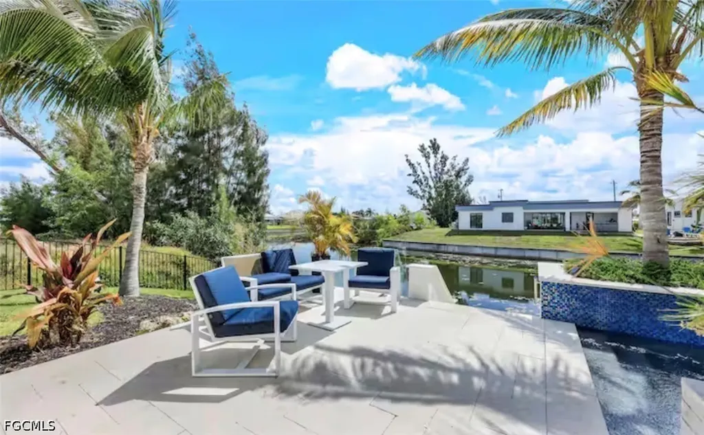 2405 SW 11th Avenue Cape Coral FL 33991