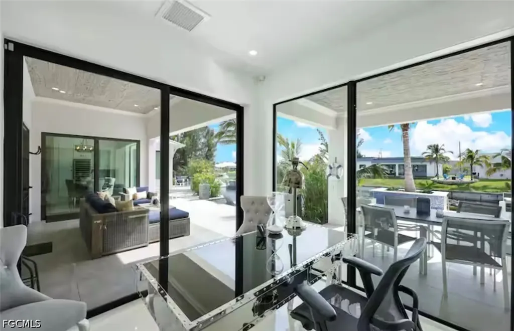 2405 SW 11th Avenue Cape Coral FL 33991