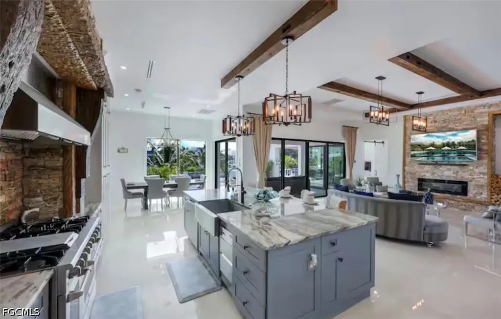 2405 SW 11th Avenue Cape Coral FL 33991