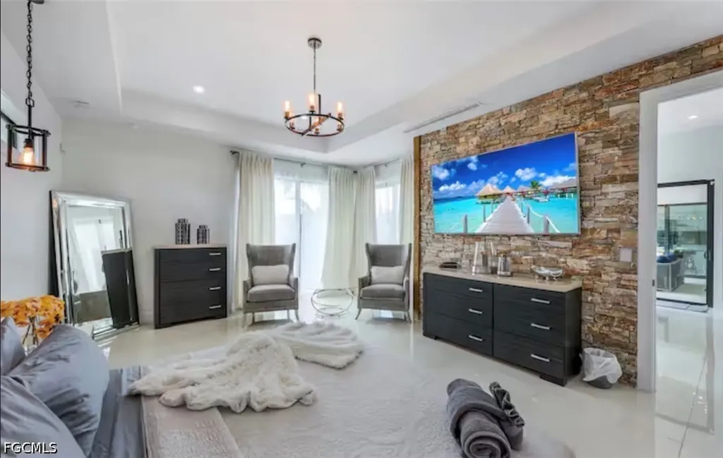 2405 SW 11th Avenue Cape Coral FL 33991