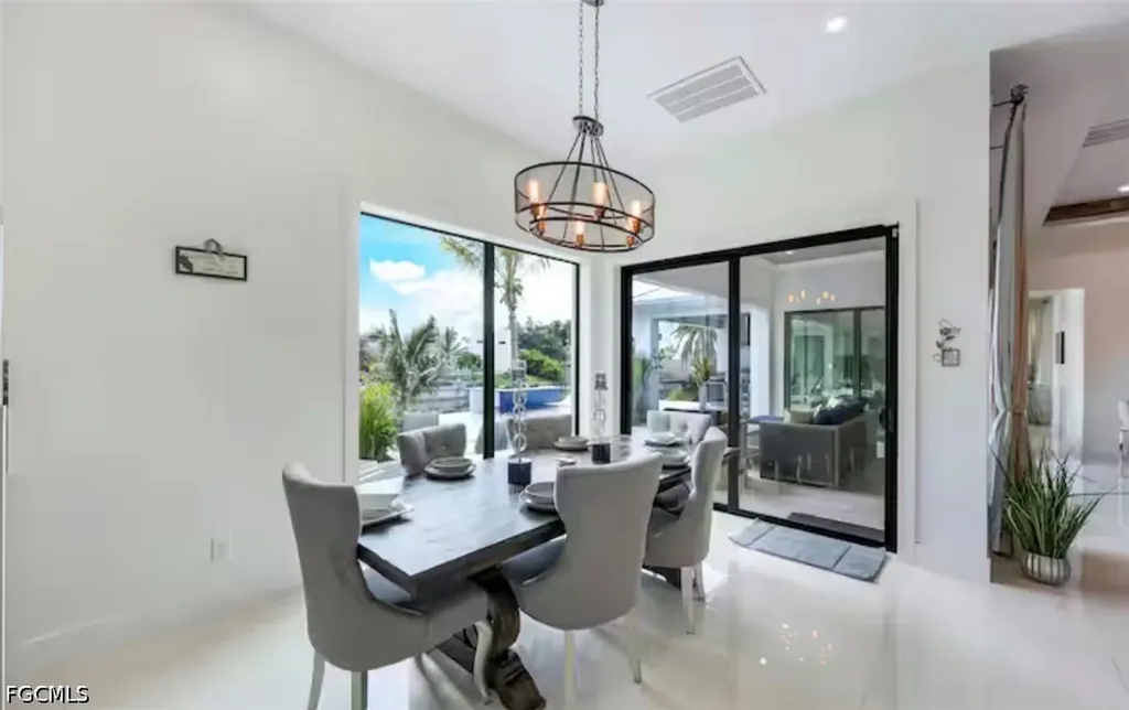 2405 SW 11th Avenue Cape Coral FL 33991