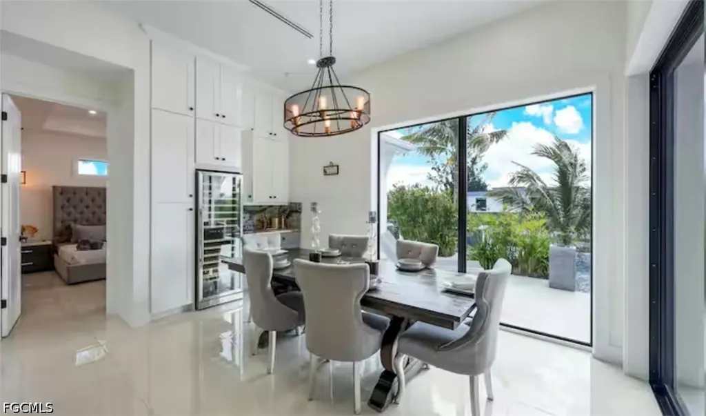 2405 SW 11th Avenue Cape Coral FL 33991