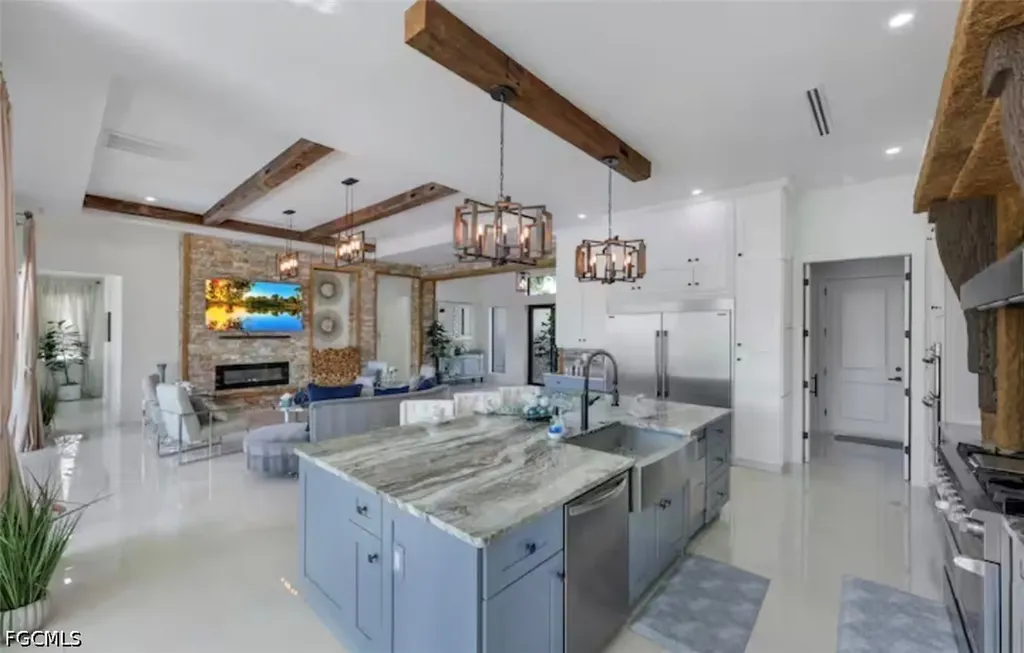 2405 SW 11th Avenue Cape Coral FL 33991