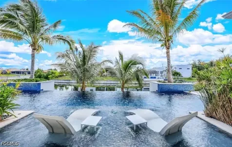 2405 SW 11th Avenue Cape Coral FL 33991
