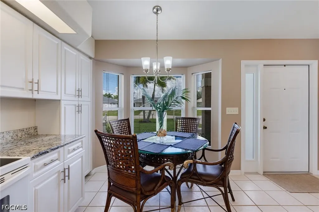 4528 SW 7th Place Cape Coral FL 33914
