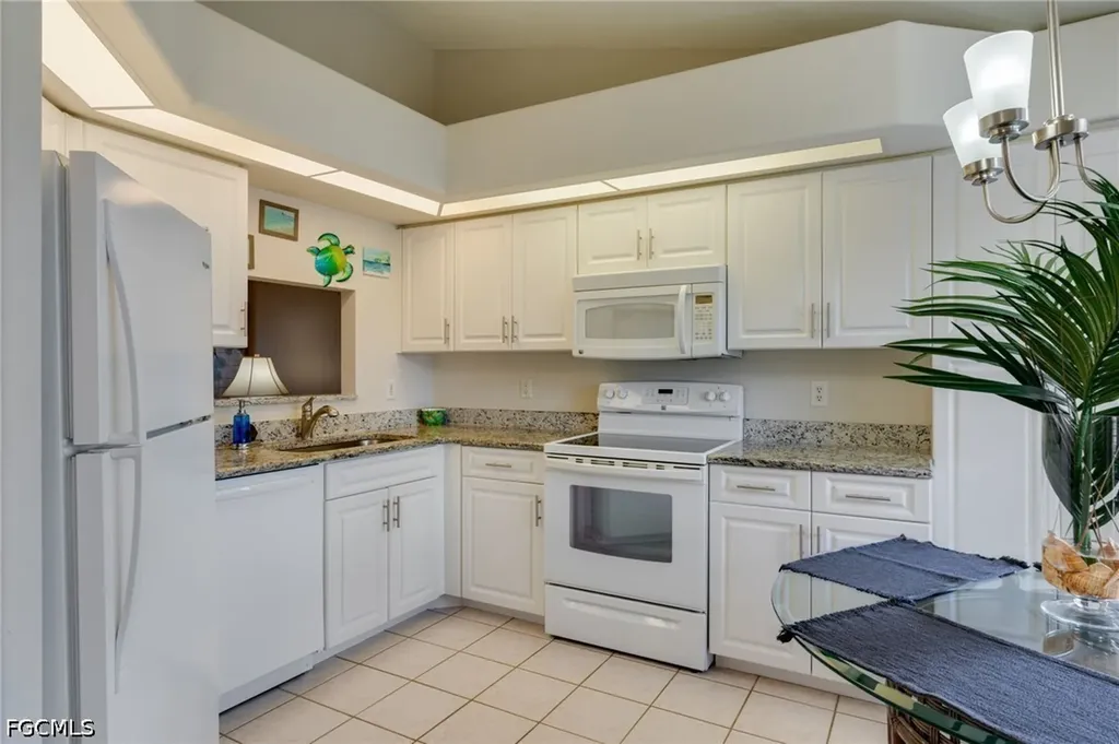4528 SW 7th Place Cape Coral FL 33914