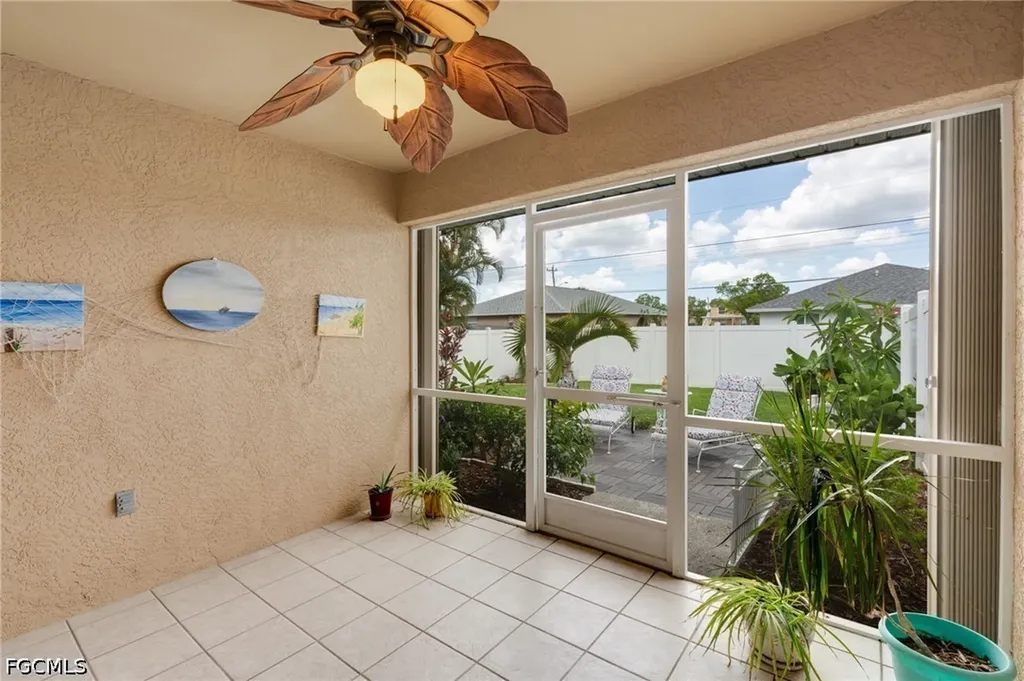 4528 SW 7th Place Cape Coral FL 33914