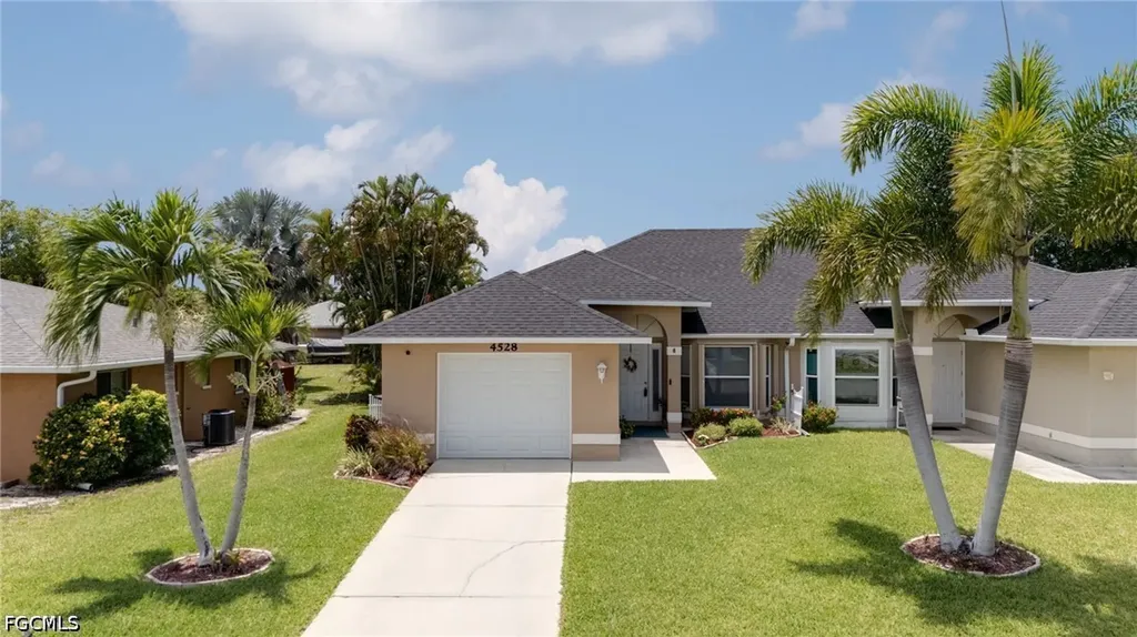 4528 SW 7th Place Cape Coral FL 33914