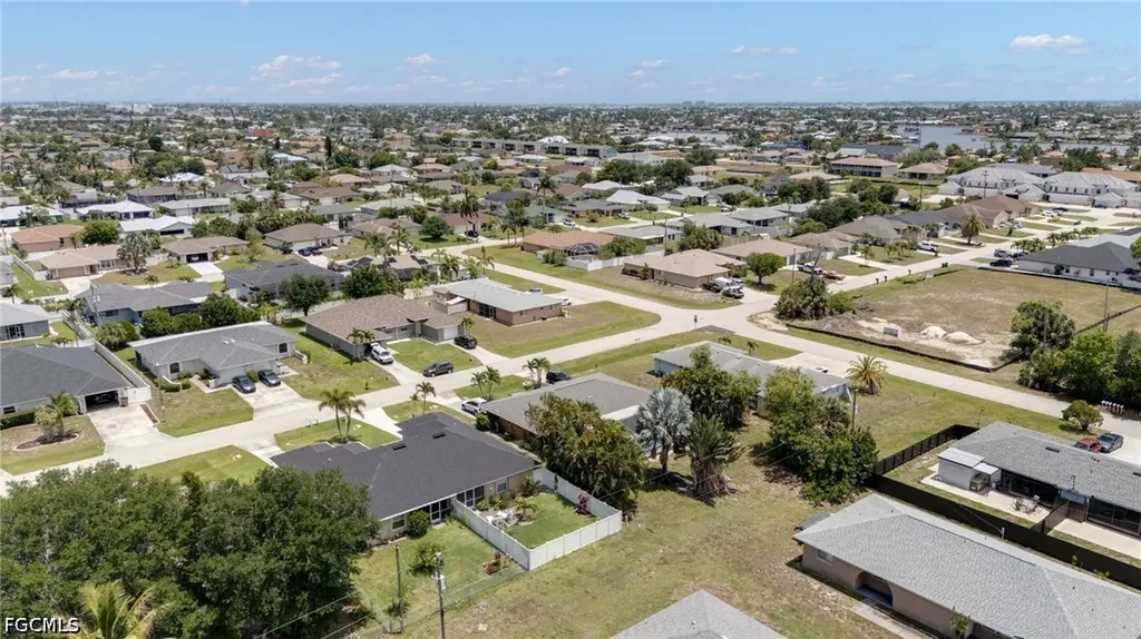 4528 SW 7th Place Cape Coral FL 33914