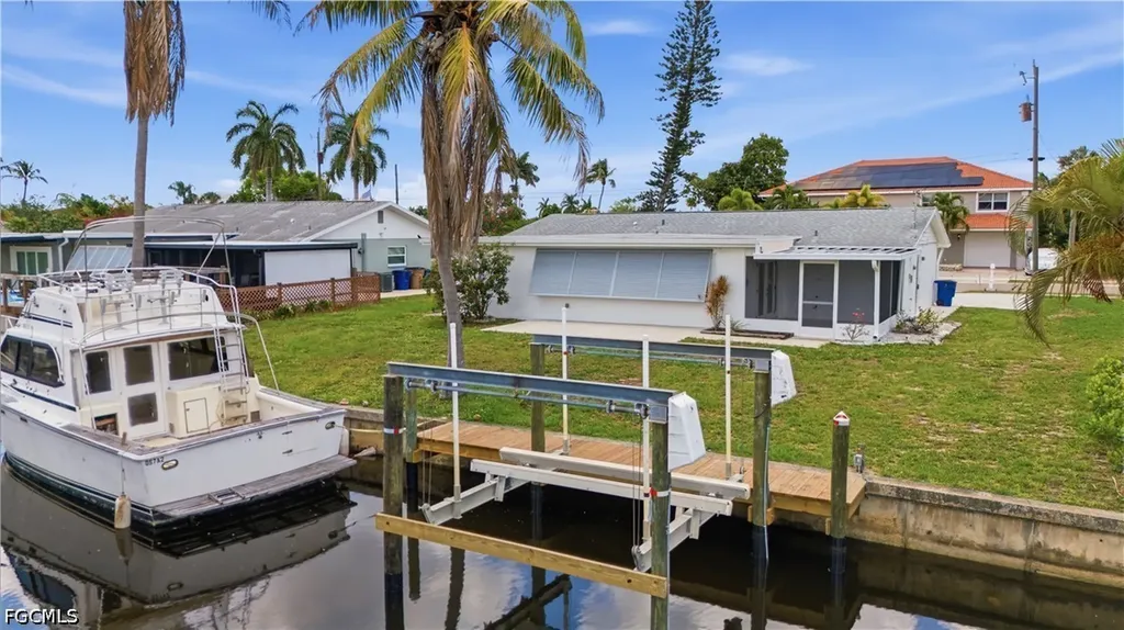 4425 N Canal Circle North Fort Myers FL 33903