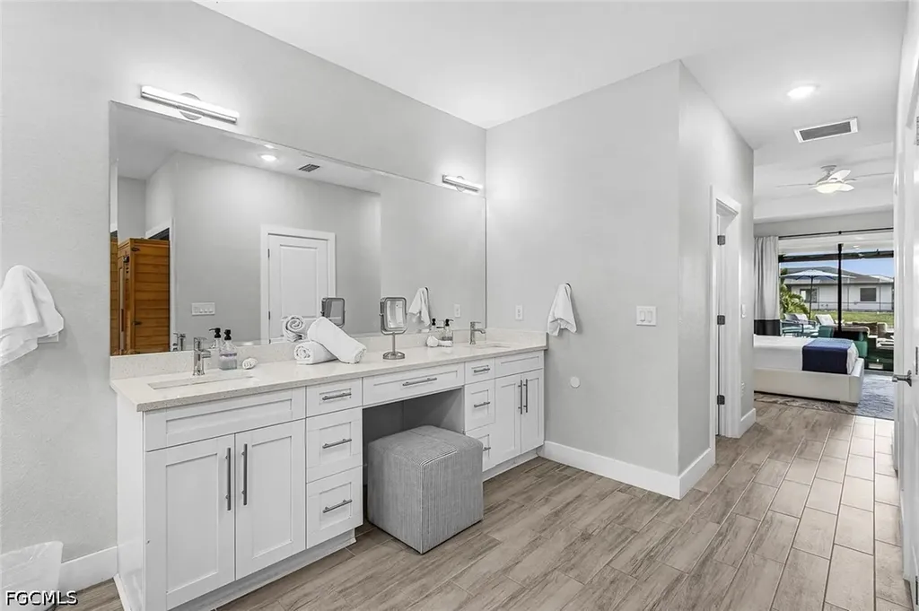 828 SW 28th Street Cape Coral FL 33914