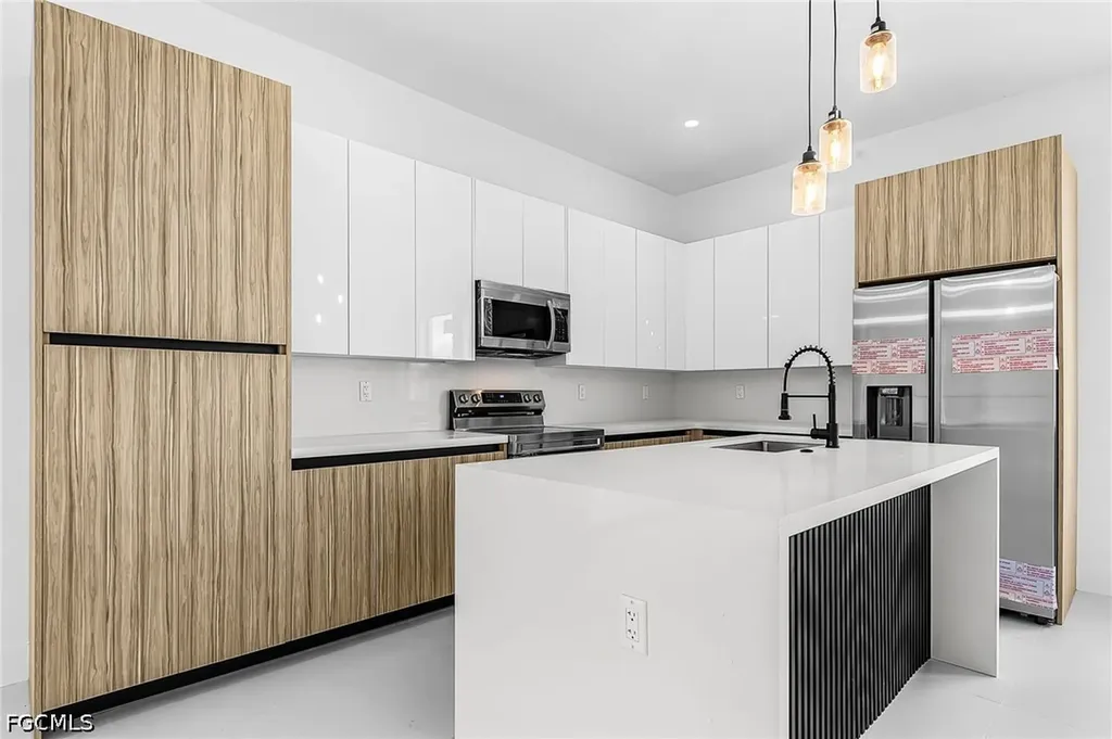324 NE 15th Street Cape Coral FL 33909