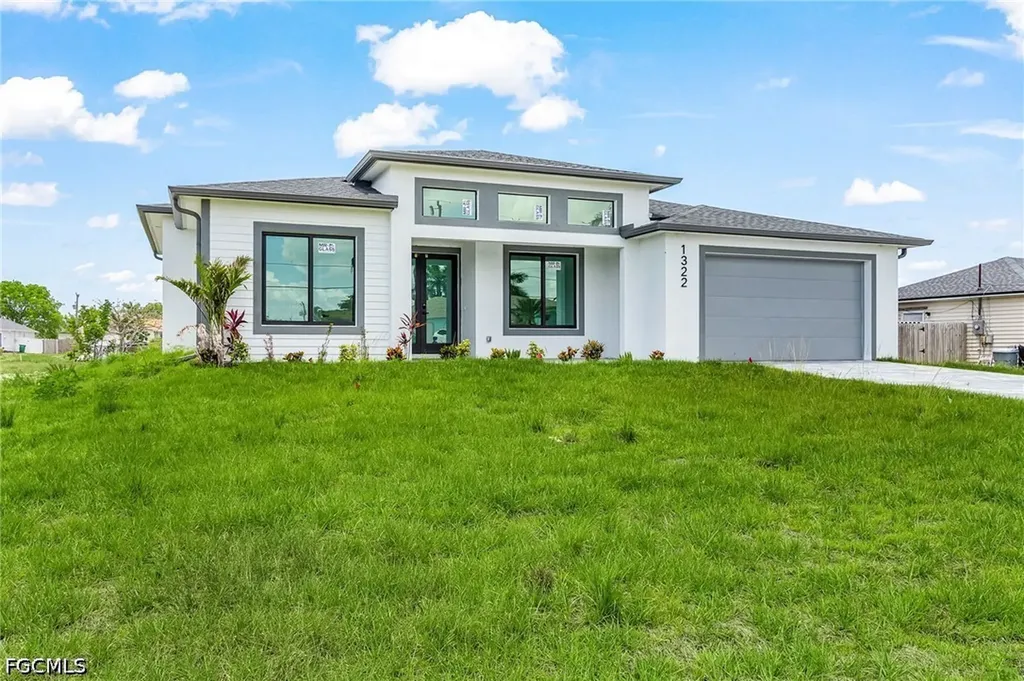 1322 NE 5th Place Cape Coral FL 33909