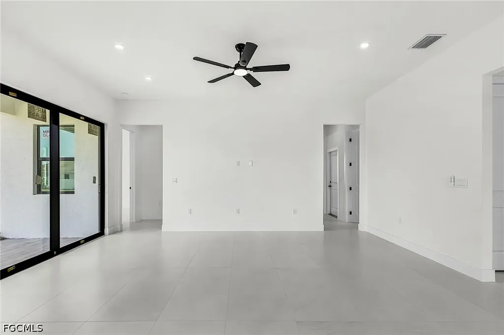 1322 NE 5th Place Cape Coral FL 33909