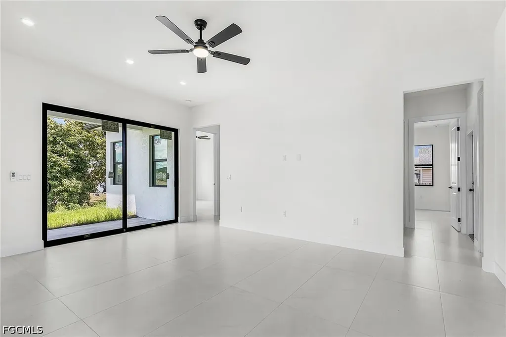 1322 NE 5th Place Cape Coral FL 33909