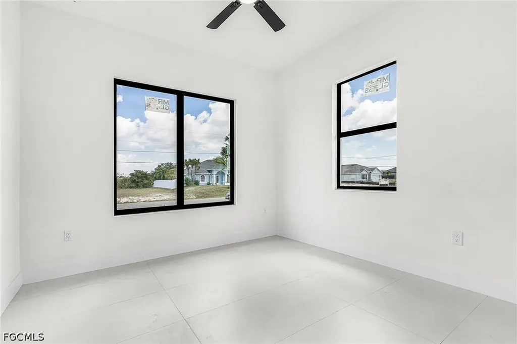 1322 NE 5th Place Cape Coral FL 33909