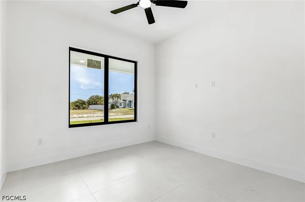 1322 NE 5th Place Cape Coral FL 33909
