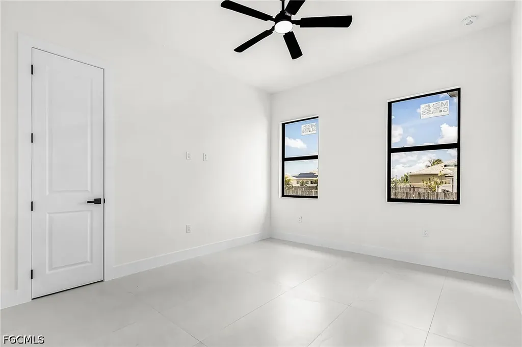 1322 NE 5th Place Cape Coral FL 33909