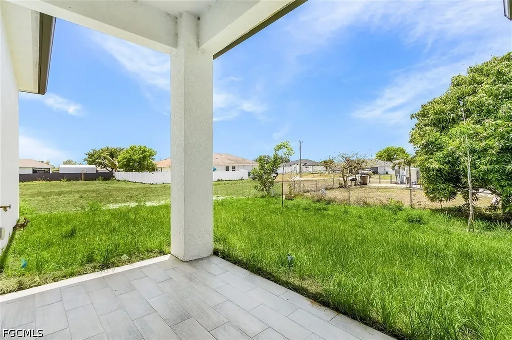 1322 NE 5th Place Cape Coral FL 33909