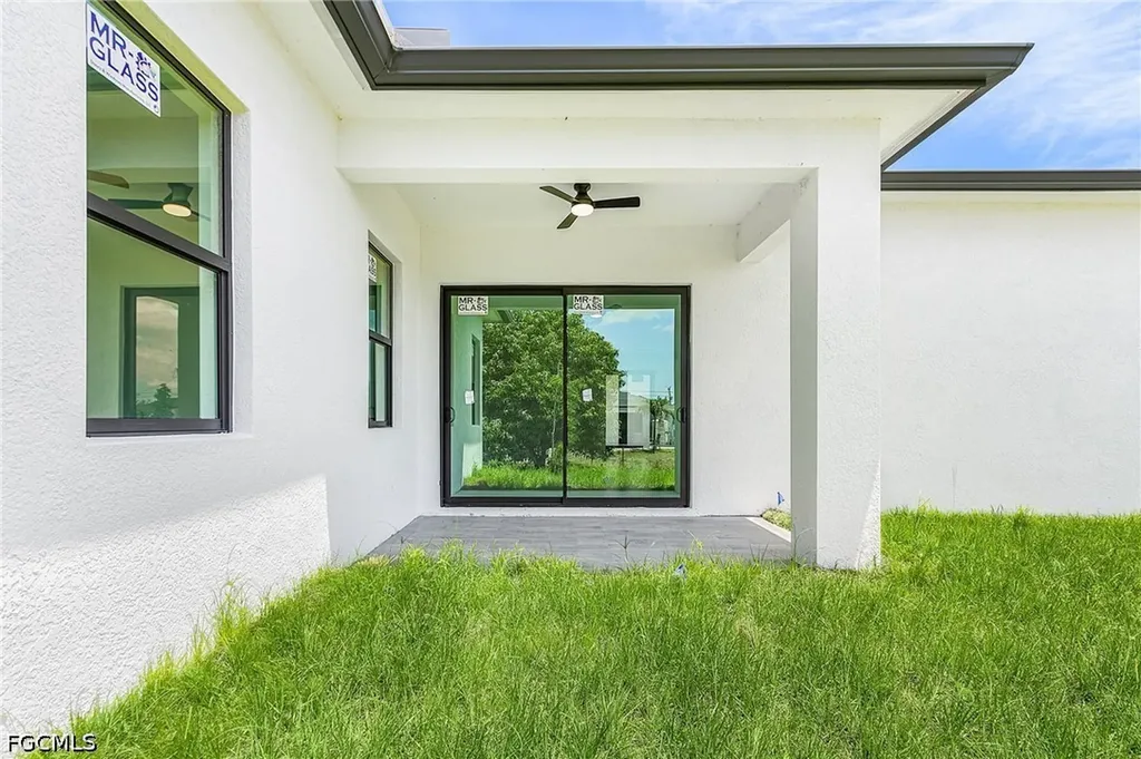 1322 NE 5th Place Cape Coral FL 33909