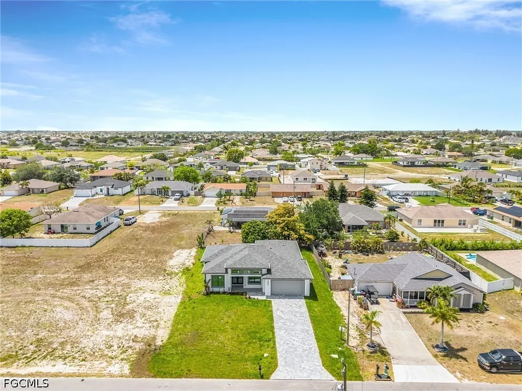 1322 NE 5th Place Cape Coral FL 33909