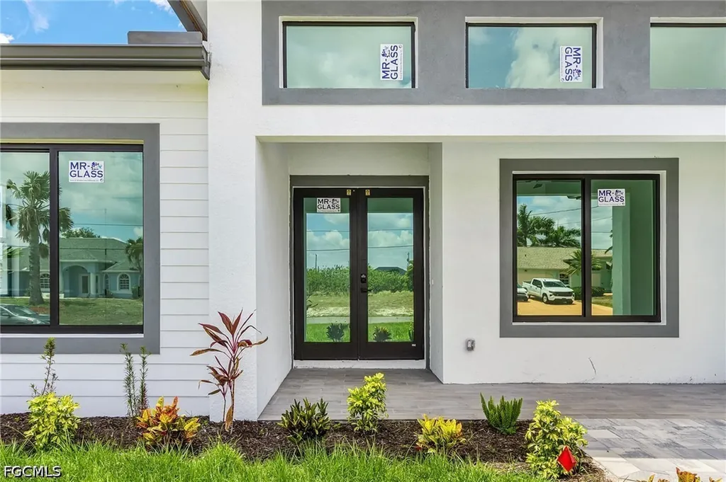 1322 NE 5th Place Cape Coral FL 33909