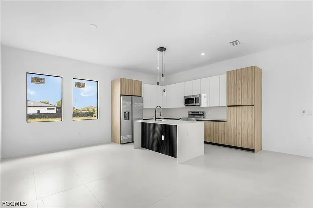 1306 NE 3rd Avenue Cape Coral FL 33909