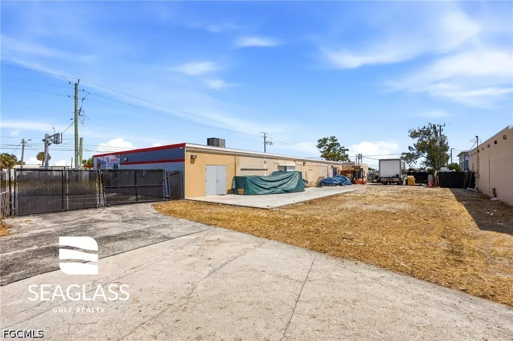 2730 Fowler Street Fort Myers FL 33901